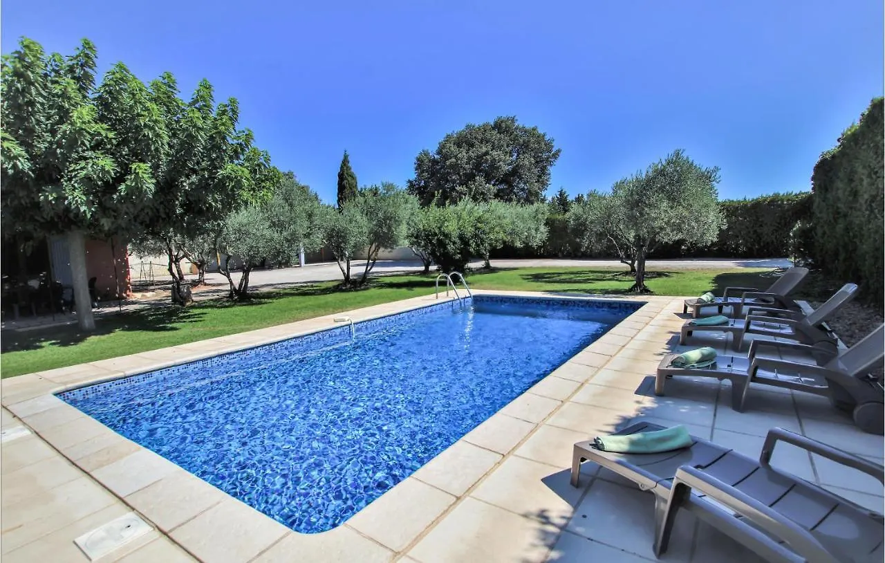 Holiday home Cozy Home In Carpentras