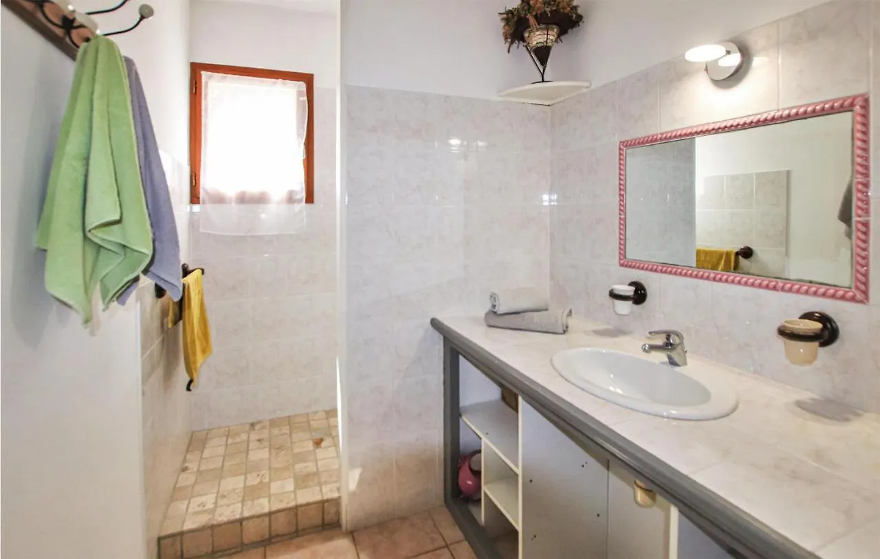 Holiday home Cozy Home In Carpentras
