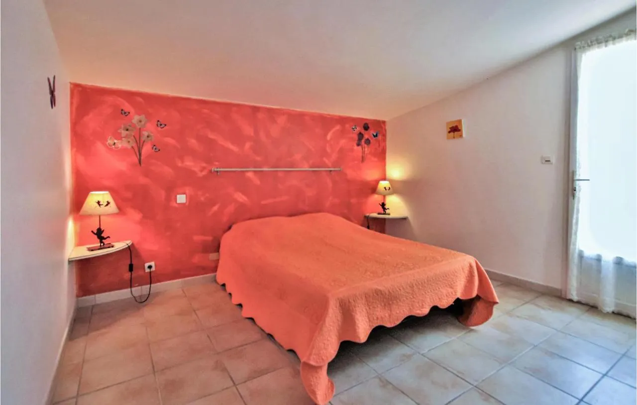 Holiday home Cozy Home In Carpentras