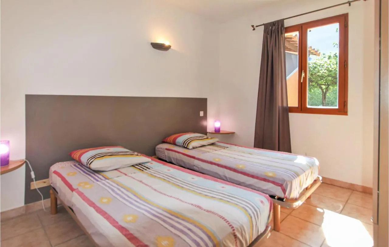 Holiday home Cozy Home In Carpentras